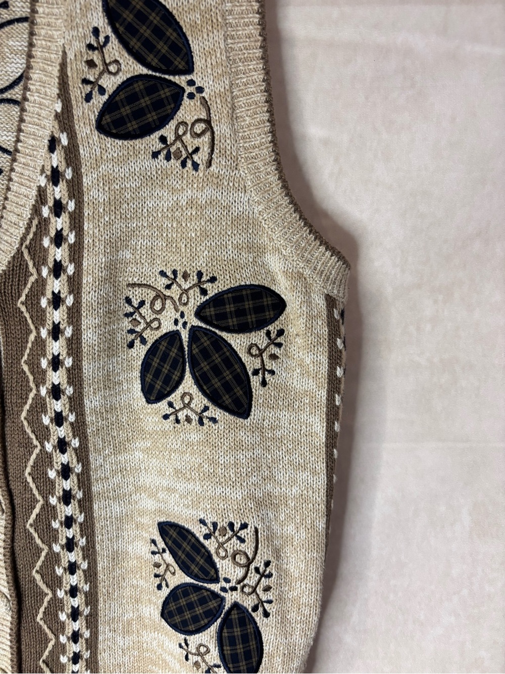 CJ Banks Beige Cream V-Neck Embroidered Sweater Vest - Picture 5 of 8